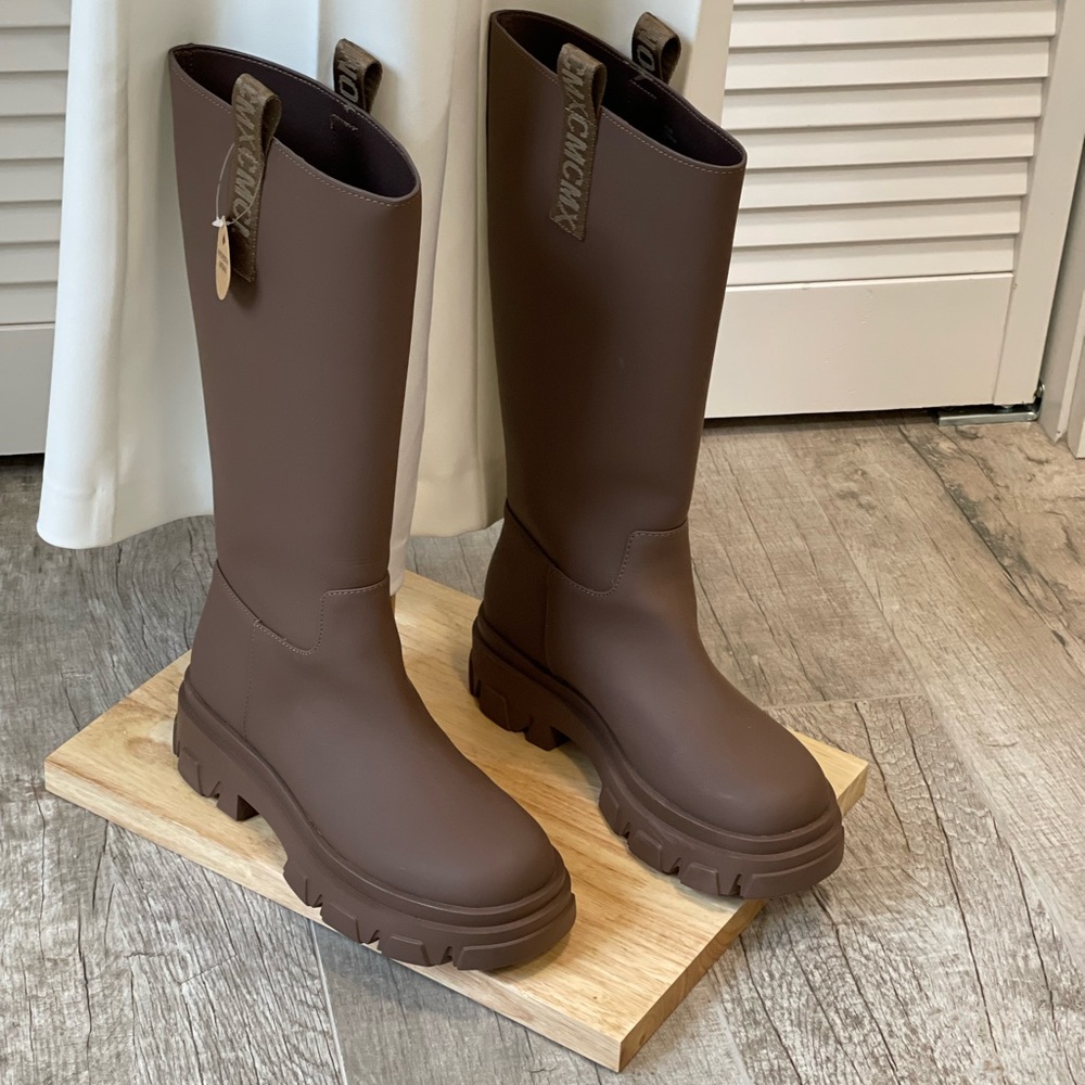 Steve Madden lodge boots size 8